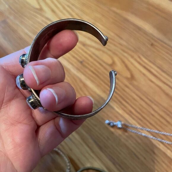 JEWELRY | bundle of 4 bracelets - Picture 10 of 16